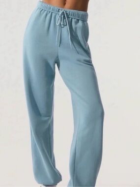 Alo Yoga Accolade Sweatpants
